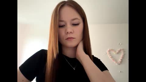 Snapshot of selmacalumag chatting on 06-05-26, 06:31 Lily online show from 06-05-26, 06:31