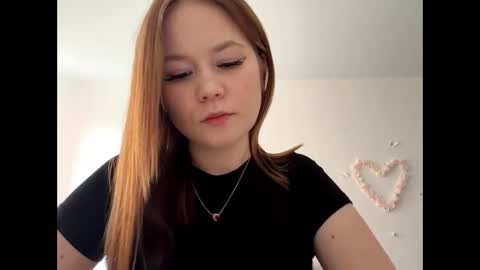 Snapshot of selmacalumag chatting on 06-05-26, 06:52 Lily online show from 06-05-26, 06:52