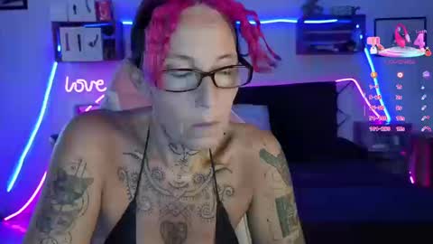 Selvaggia Del Caribe online show from 10-15-25, 04:40