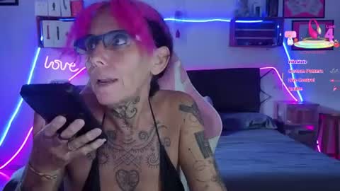 Snapshot of selvaggia_del_caribe chatting on 06-27-26, 05:40 Selvaggia Del Caribe online show from 06-27-26, 05:40