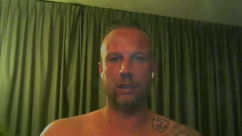 Snapshot of sence08 chatting on 05-17-26, 01:03 sence08 online show from 05-17-26, 01:03