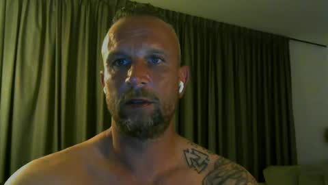Snapshot of sence08 chatting on 06-19-26, 12:04 sence08 online show from 06-19-26, 12:04