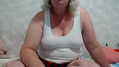 Lenna online show from 07-18-26, 10:52