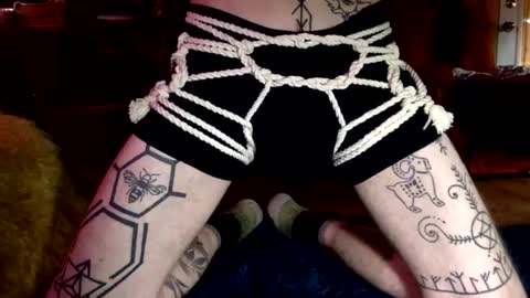 Snapshot of sensisubcei chatting on 01-12-25, 02:03 sensiswitch online show from 01-12-25, 02:03