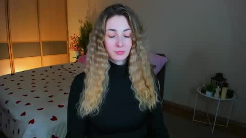 Snapshot of sensitiveheartt chatting on 05-12-26, 01:41 sensitiveheartt online show from 05-12-26, 01:41