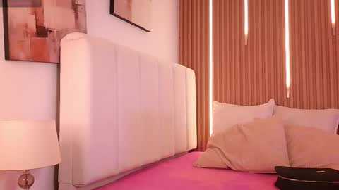 Sensual Kim77 online show from 03-29-26, 01:00