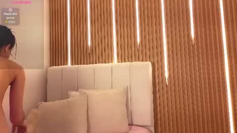 Snapshot of sensual_kim77 chatting on 06-11-26, 12:58 Sensual Kim77 online show from 06-11-26, 12:58