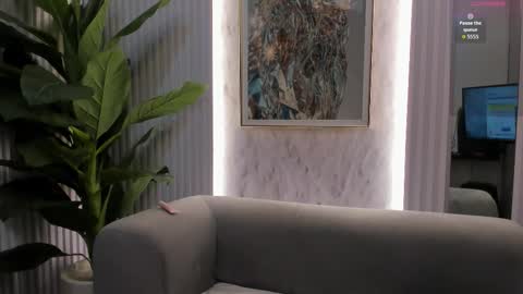 Snapshot of sensual_sophie_ chatting on 11-06-25, 10:16 Sophie online show from 11-06-25, 10:16