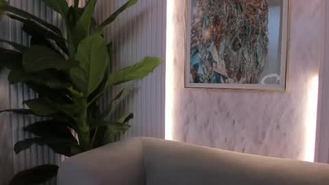 Snapshot of sensual_sophie_ chatting on 11-10-25, 05:56 Sophie online show from 11-10-25, 05:56