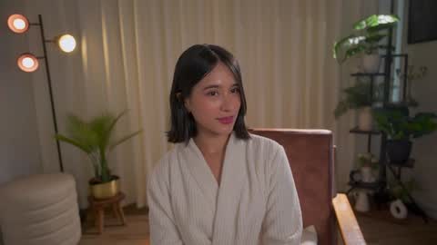 Snapshot of sensualcherry_ chatting on 12-19-24, 10:32 Maria- OF sensual bee online show from 12-19-24, 10:32