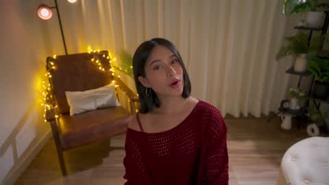 Snapshot of sensualcherry_ chatting on 12-23-24, 11:28 Maria- OF sensual bee online show from 12-23-24, 11:28