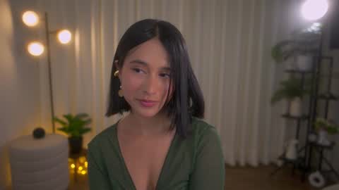 Snapshot of sensualcherry_ chatting on 01-05-25, 01:35 Maria- OF sensual bee online show from 01-05-25, 01:35