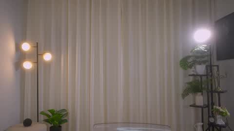 Snapshot of sensualcherry_ chatting on 01-09-25, 05:13 Maria- OF sensual bee online show from 01-09-25, 05:13