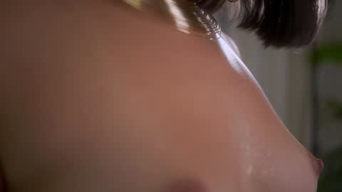 Snapshot of sensualcherry_ chatting on 02-01-25, 02:47 Maria- OF sensual bee online show from 02-01-25, 02:47