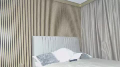 Hallie online show from 04-05-26, 02:03