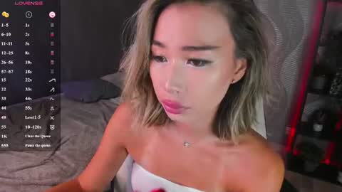 Kiki online show from 06-12-26, 03:33