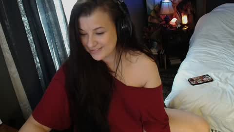 Snapshot of sentfrmheaven chatting on 12-25-24, 05:05 Tara online show from 12-25-24, 05:05