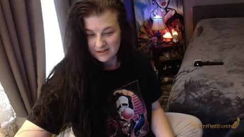 Tara online show from 04-24-26, 01:35