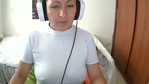 Snapshot of senthix1983 chatting on 02-06-25, 06:24 senthix  heyy promo en OnlyFans aprovecha 85 descuento online show from 02-06-25, 06:24
