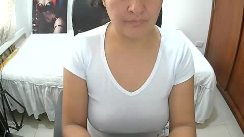 Snapshot of senthix1983 chatting on 10-13-25, 01:33 senthix  heyy promo en OnlyFans aprovecha 85 descuento online show from 10-13-25, 01:33