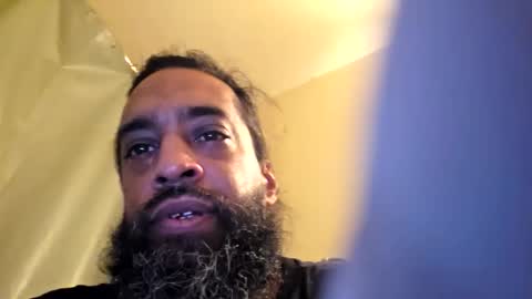 Snapshot of serani02 chatting on 12-23-25, 08:12 Serani online show from 12-23-25, 08:12