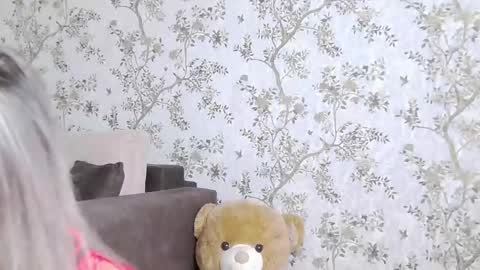 serayarose_ online show from 10-12-25, 10:03