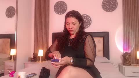 Snapshot of serena_houstonn chatting on 11-04-25, 10:58 Serena online show from 11-04-25, 10:58