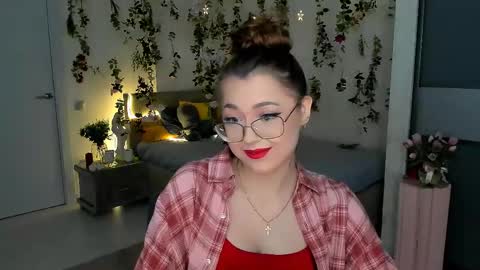 Ophelia online show from 04-21-26, 04:23