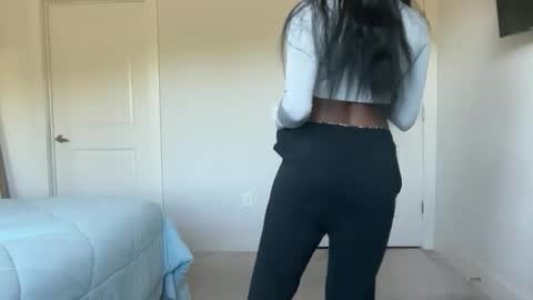 Serenity Bee   online show from 04-07-26, 02:39