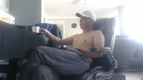 hetero serio discreto online show from 01-14-25, 09:51