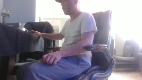 hetero serio discreto online show from 01-15-25, 06:08