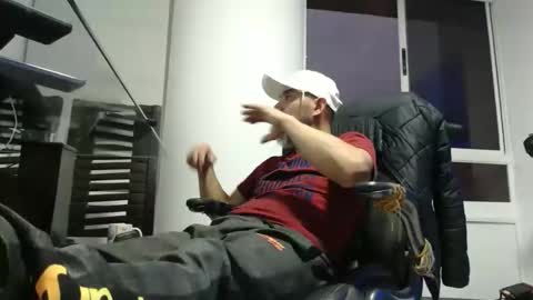 hetero serio discreto online show from 10-17-25, 10:56