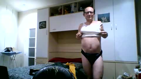 Snapshot of serrano49 chatting on 12-02-24, 11:18 serrano49 online show from 12-02-24, 11:18