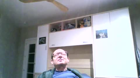 Snapshot of serrano49 chatting on 03-05-25, 02:03 serrano49 online show from 03-05-25, 02:03