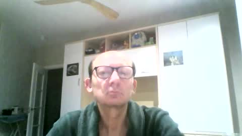 Snapshot of serrano49 chatting on 09-22-25, 12:45 serrano49 online show from 09-22-25, 12:45
