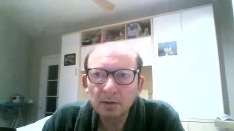 Snapshot of serrano49 chatting on 09-23-25, 04:37 serrano49 online show from 09-23-25, 04:37