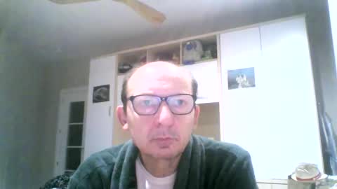 Snapshot of serrano49 chatting on 09-27-25, 04:06 serrano49 online show from 09-27-25, 04:06