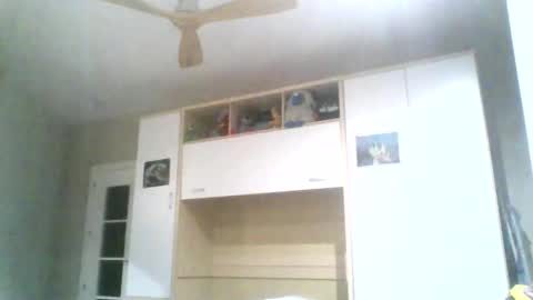 Snapshot of serrano49 chatting on 12-16-25, 04:06 serrano49 online show from 12-16-25, 04:06