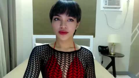 Bella online show from 09-26-25, 05:06