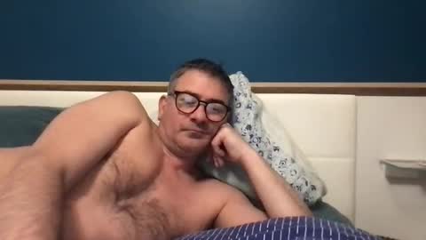 Snapshot of sesamechris92 chatting on 03-05-25, 06:54 sesamechris92 online show from 03-05-25, 06:54