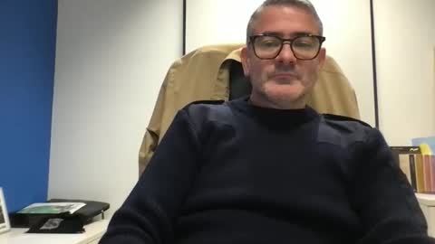 Snapshot of sesamechris92 chatting on 11-26-25, 05:03 sesamechris92 online show from 11-26-25, 05:03