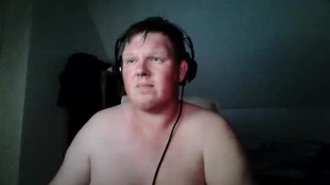 Snapshot of setcuna chatting on 11-17-25, 09:31 setcuna online show from 11-17-25, 09:31