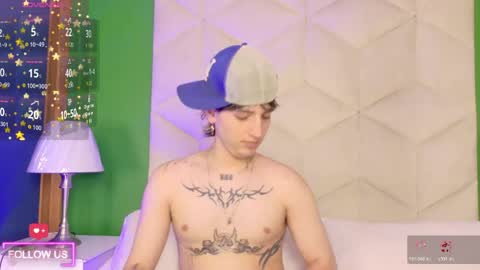 Snapshot of sett_and_gwen chatting on 05-26-26, 04:19 sett_and_gwen online show from 05-26-26, 04:19