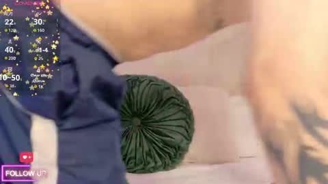 Snapshot of sett_and_gwen chatting on 06-18-26, 04:02 sett_and_gwen online show from 06-18-26, 04:02