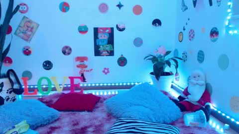 Snapshot of seuctive_woman57 chatting on 12-20-24, 10:49 samy online show from 12-20-24, 10:49