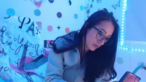 Snapshot of seuctive_woman57 chatting on 01-29-25, 11:20 samy online show from 01-29-25, 11:20