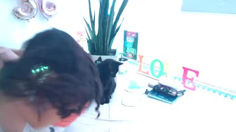 Snapshot of seuctive_woman57 chatting on 09-24-25, 06:33 samy online show from 09-24-25, 06:33