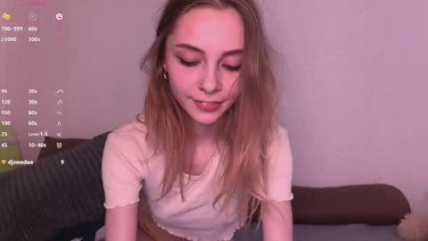 Snapshot of sexdrugg666 chatting on 12-25-24, 11:53 Dina online show from 12-25-24, 11:53