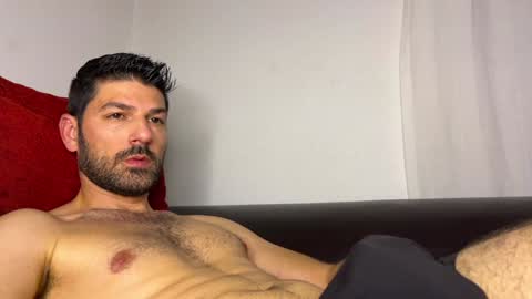Snapshot of sexfriendch chatting on 02-01-25, 05:39 Lucenzo  online show from 02-01-25, 05:39