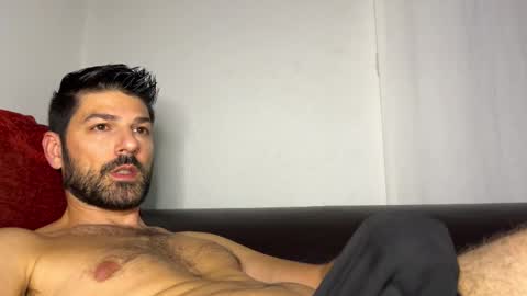 Snapshot of sexfriendch chatting on 10-07-25, 01:03 Lucenzo  online show from 10-07-25, 01:03